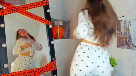 Snapshot of daniella_perry chatting on 7, 11, 2025 Daniella online show from 7, 11, 2025