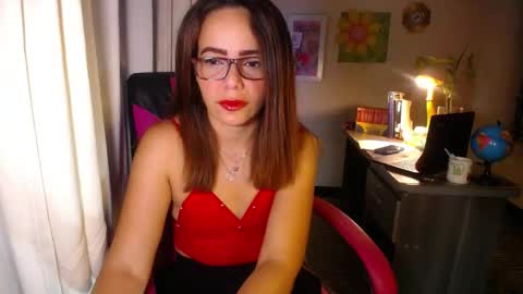 Snapshot of danielle_rose_ chatting on 24, 5, 2026 Angie online show from 24, 5, 2026
