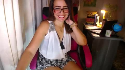 Snapshot of danielle_rose_ chatting on 2, 6, 2026 Angie online show from 2, 6, 2026