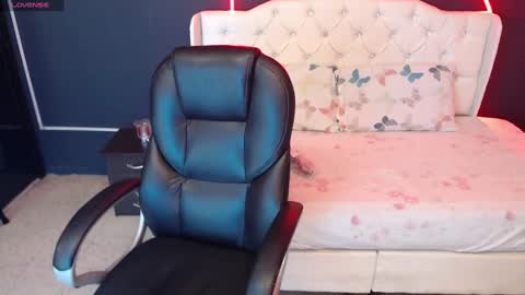 Danielle Smith online show from 6, 2, 2025