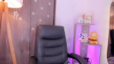 Danielle Rose online show from 10, 4, 2026