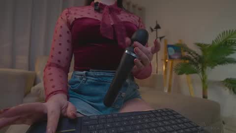 Snapshot of danii_xoxo chatting on 14, 9, 2025 online show from 14, 9, 2025