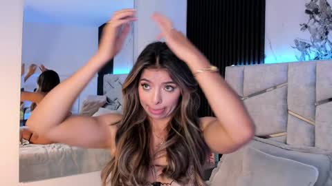 Dani Phonenix online show from 8, 2, 2025