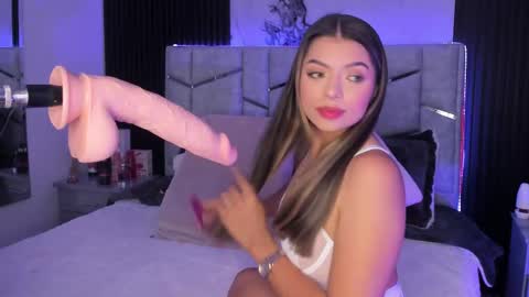 Dani Phonenix online show from 13, 2, 2025