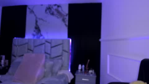 Dani Phonenix online show from 22, 2, 2025