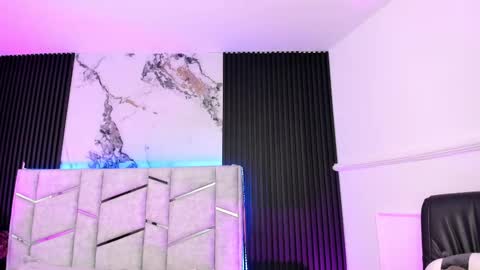 Dani Phonenix online show from 25, 9, 2025