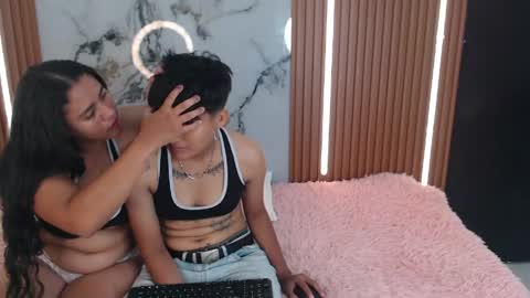 Danniela y Victoria online show from 15, 4, 2026