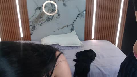 Danniela y Victoria online show from 21, 4, 2026