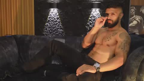 Dann saenz online show from 26, 10, 2025