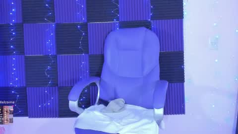 Snapshot of danna__castle chatting on 25, 4, 2026 Dannacastle online show from 25, 4, 2026