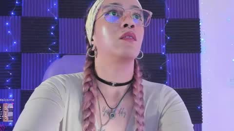 Snapshot of danna__castle chatting on 6, 5, 2026 Dannacastle online show from 6, 5, 2026