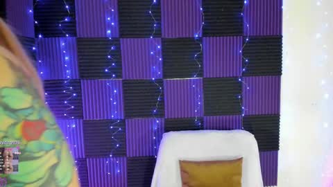 Snapshot of danna__castle chatting on 17, 5, 2026 Dannacastle online show from 17, 5, 2026