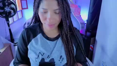 Snapshot of danna_berry chatting on 5, 8, 2026 DannaBerry online show from 5, 8, 2026