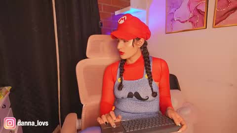 Danna Lovs online show from 31, 10, 2025