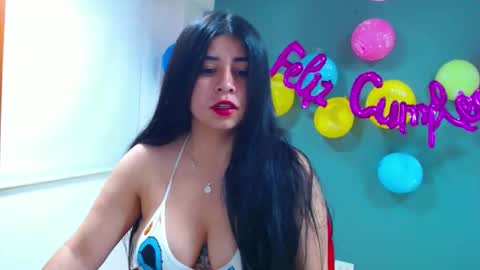 Snapshot of danna_rouses_ chatting on 19, 5, 2026 dannarouses online show from 19, 5, 2026