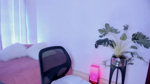 Snapshot of danna_stewart chatting on 2, 12, 2024 Paulina online show from 2, 12, 2024