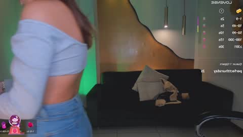 Danna Cruz  online show from 8, 2, 2025