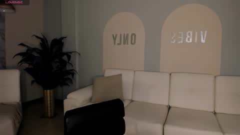 Danna Cruz  online show from 14, 9, 2025