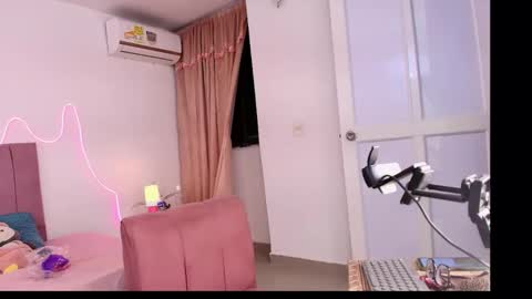 dannagabriella online show from 2, 4, 2026