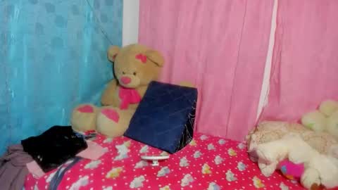 Danna Sofia jeins online show from 17, 12, 2025