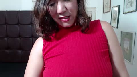 Snapshot of dannazuluaga chatting on 11, 1, 2025 Danna online show from 11, 1, 2025
