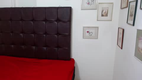 Snapshot of dannazuluaga chatting on 25, 2, 2025 Danna online show from 25, 2, 2025