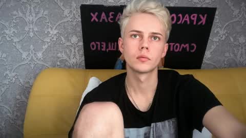Snapshot of danny_love01 chatting on 30, 4, 2026 danny online show from 30, 4, 2026