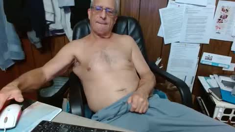 Snapshot of dano5913 chatting on 2, 11, 2025 dano5913 online show from 2, 11, 2025