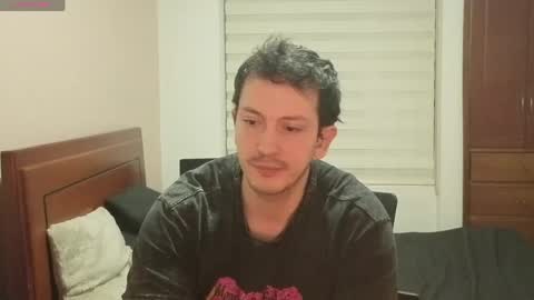 Snapshot of danruiz33 chatting on 23, 4, 2026 Dan online show from 23, 4, 2026