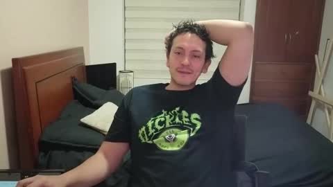 Snapshot of danruiz33 chatting on 24, 5, 2026 Dan online show from 24, 5, 2026