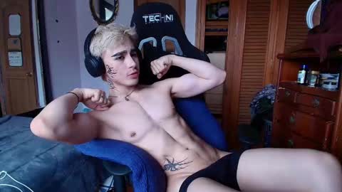 Snapshot of danteobscuro chatting on 4, 2, 2026 danteobscuro online show from 4, 2, 2026