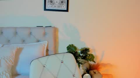 Snapshot of daphne_24 chatting on 24, 10, 2025 Antonella Mora online show from 24, 10, 2025