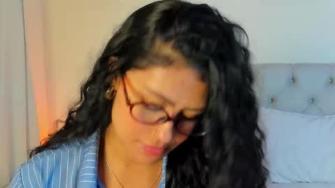 Snapshot of daphne_24 chatting on 12, 11, 2025 Antonella Mora online show from 12, 11, 2025