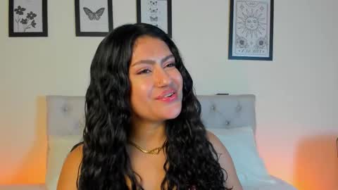 Snapshot of daphne_24 chatting on 2, 12, 2025 Antonella Mora online show from 2, 12, 2025