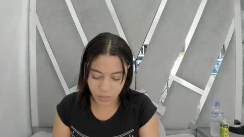 Snapshot of daphne_culeht chatting on 4, 4, 2026 daphne_culeht online show from 4, 4, 2026