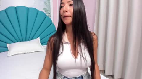 Snapshot of daphne_fox_ chatting on 1, 3, 2025 Daphne  online show from 1, 3, 2025