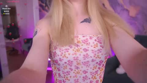 Snapshot of dariadelly chatting on 22, 4, 2026 dariadelly online show from 22, 4, 2026