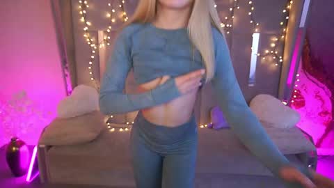 Snapshot of dariadelly chatting on 18, 5, 2026 dariadelly online show from 18, 5, 2026