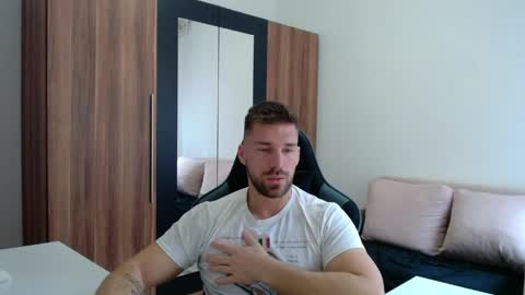 darius_94 online show from 13, 5, 2026