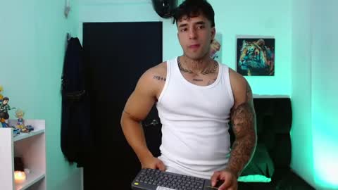 Snapshot of darius_phoenix chatting on 5, 5, 2026 Darius Phoenix online show from 5, 5, 2026