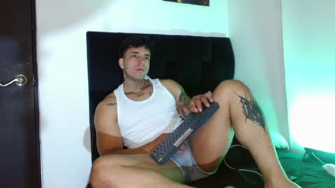 Snapshot of darius_phoenix chatting on 6, 5, 2026 Darius Phoenix online show from 6, 5, 2026
