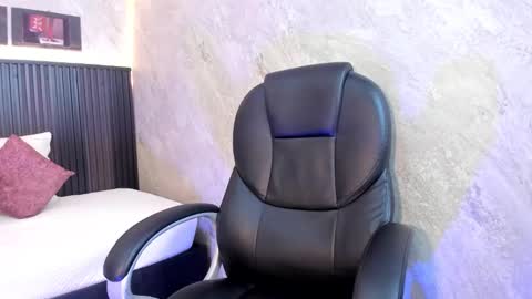 Dark online show from 21, 9, 2025