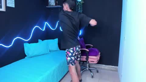 Snapshot of dark_valentino chatting on 4, 3, 2026 dark_valentino online show from 4, 3, 2026