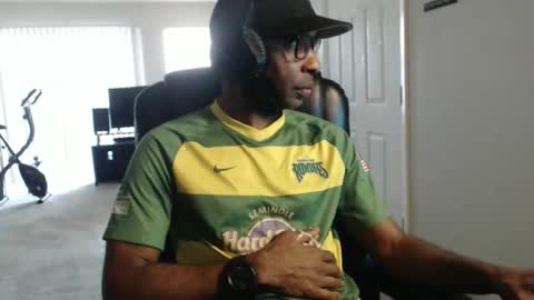 Snapshot of darkdaddyvibes chatting on 30, 5, 2026 DrkVibes online show from 30, 5, 2026
