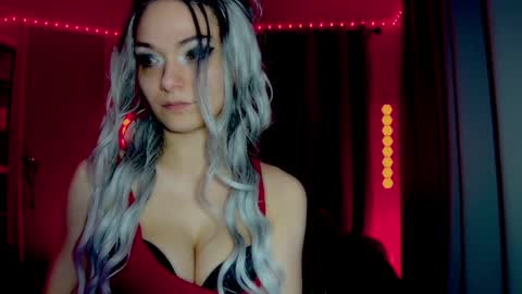 roseredgoddess online show from 3, 4, 2026