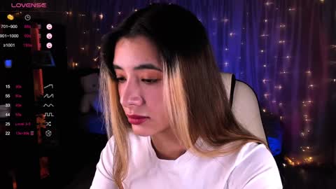 Snapshot of darlabelle chatting on 16, 12, 2024 Belle online show from 16, 12, 2024