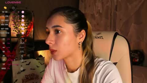 Snapshot of darlabelle chatting on 16, 10, 2025 Belle online show from 16, 10, 2025