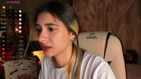 Snapshot of darlabelle chatting on 18, 10, 2025 Belle online show from 18, 10, 2025