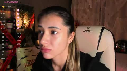 Snapshot of darlabelle chatting on 31, 10, 2025 Belle online show from 31, 10, 2025