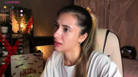 Snapshot of darlabelle chatting on 1, 11, 2025 Belle online show from 1, 11, 2025